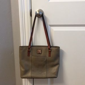 Dooney and bourke pebble grain small handbag stone